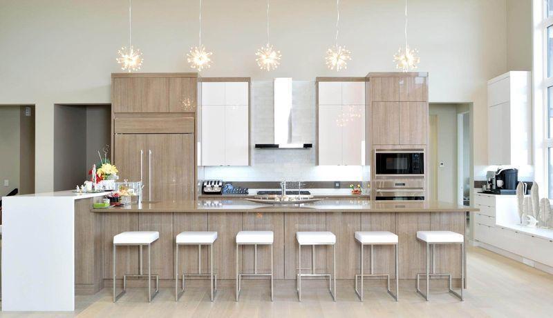 How to Choose the Best Open-Concept Cabinet Layout 4 Elegant kitchen with wooden features.